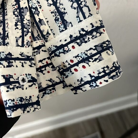 DEREK LAM 10 CROSBY Cream, Navy, Red Printed 100% Silk Long Sleeve Top, Size 2 - Picture 6 of 9